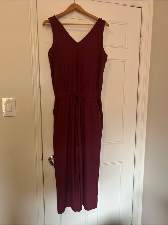 Old Navy Pants - 4/$25 sleeveless V-Neck Jumpsuit in Burgundy